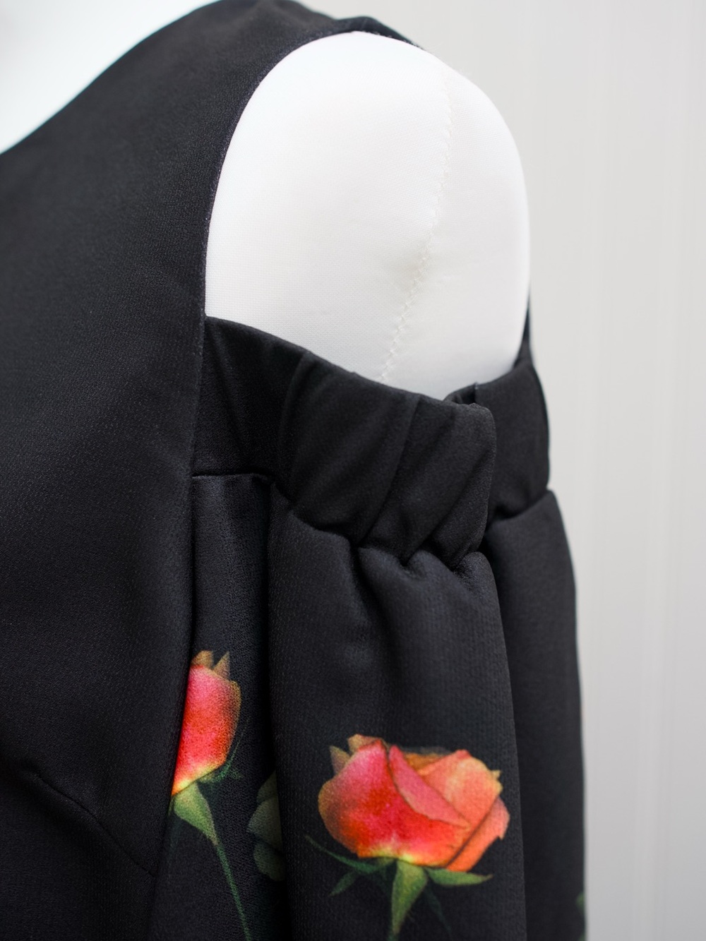 Ted Baker London Amarga Kensington Cold Shoulder Floral Blouse - Picture 8 of 8